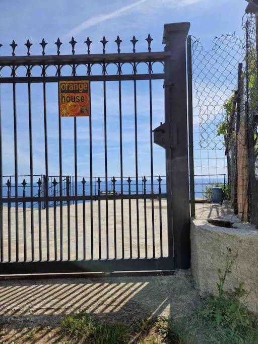 Вілла Orangehouse Cinque Terre. Private Parking Ріомаджоре Екстер'єр фото