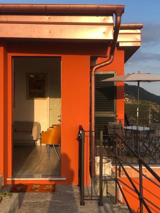 Вілла Orangehouse Cinque Terre. Private Parking Ріомаджоре Екстер'єр фото